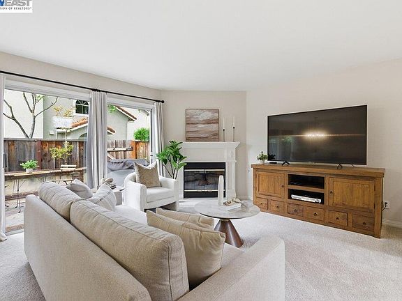 2nd image of 540 Ivy Pointe Cir