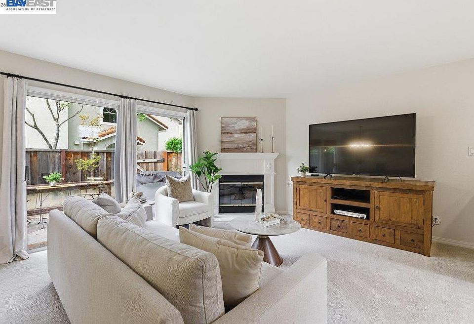 1st image of 540 Ivy Pointe Cir