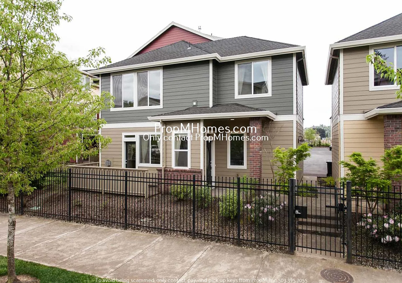 Gorgeous Two Bedroom Townhome In Gresham! In a Gated Community! — Photo 1
