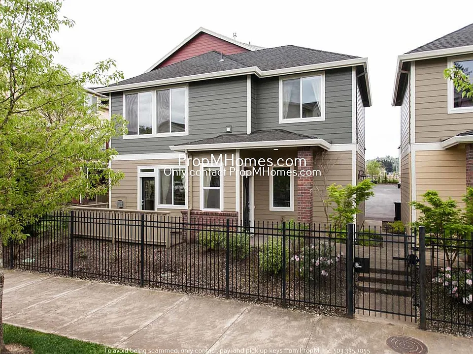 868 NW Council Dr