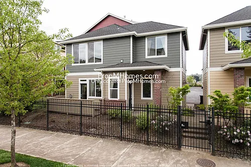 868 NW Council Dr Photo 1