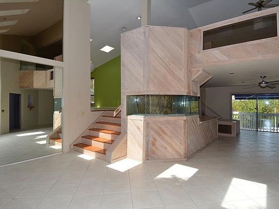 3rd image of 5310 Siesta Cove Dr
