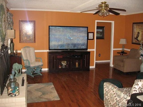 4th image of 1461 Kensington Cir