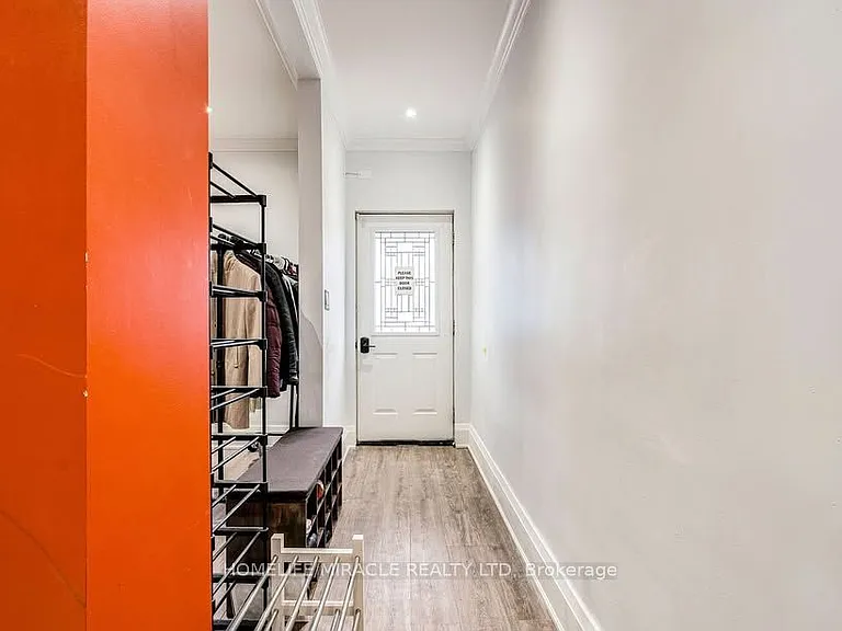 88 Niagara St — Photo 8