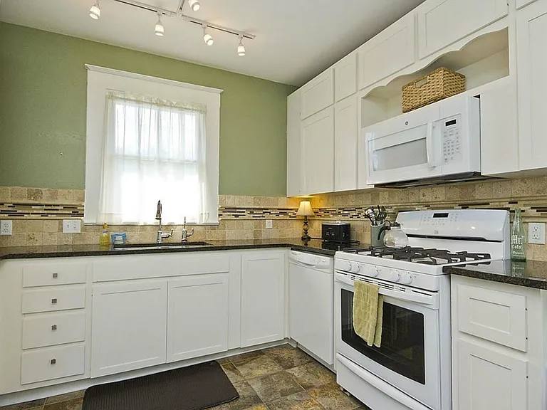 2611 Hidalgo St — Photo 11