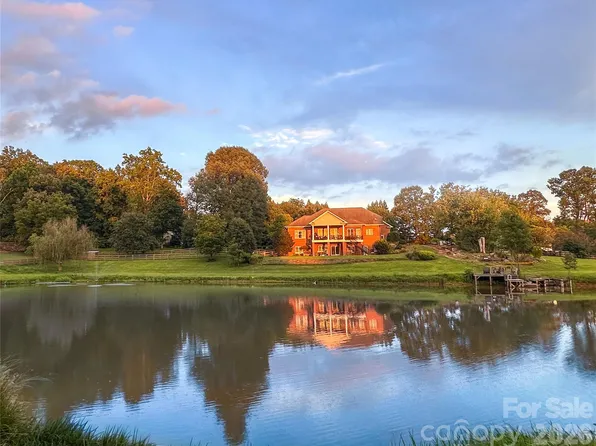 2985 Bradshaw Rd, Mooresville, NC 28115
