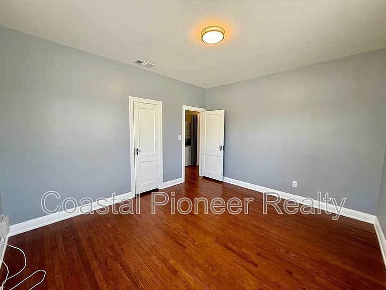 2323 W North B St — Photo 20