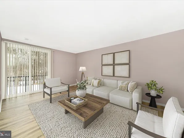 10234 Prince Pl #17-102, Upper Marlboro, MD 20774