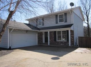 205 Riverwoods Cv, East Alton, IL 62024