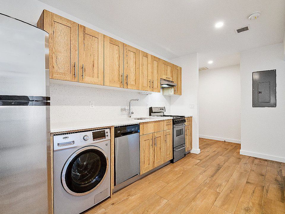 1st image of 63 W 104th St