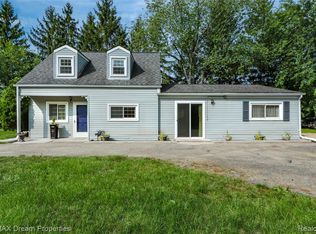 33800 Annland St, Farmington Hills, MI 48331