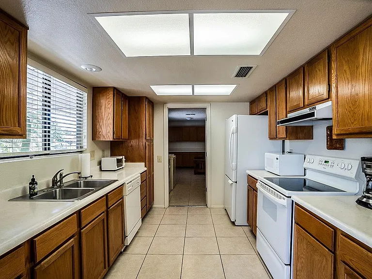 12439 W Tigerseye Dr — Photo 13