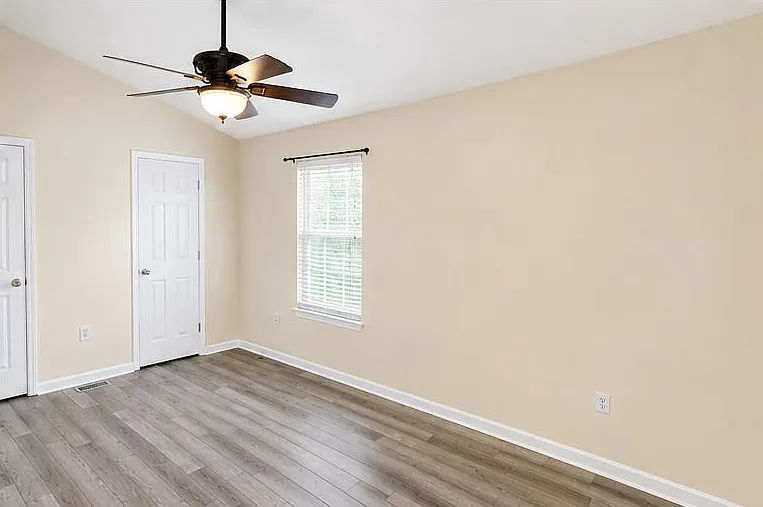 501 Emily Ln — Photo 10