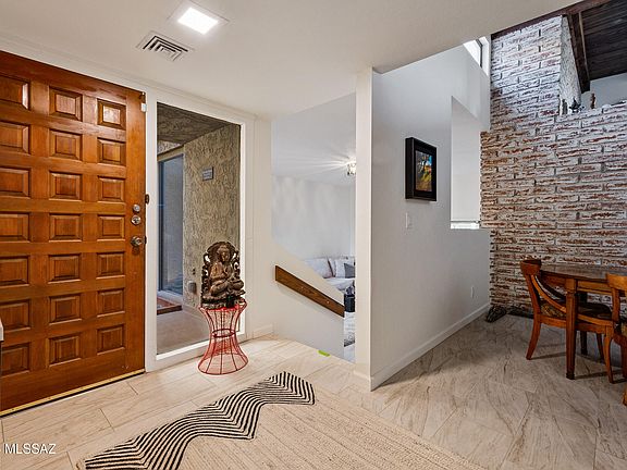4th image of 840 E Placita Del Mirador