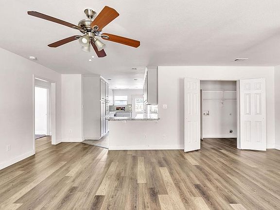 4th image of 1800 Buena Vista St