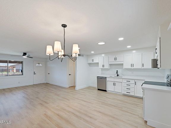 2nd image of 6614 W COLUMBUS Avenue