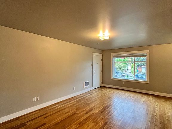 5th image of 1346 SE Center St APT 3