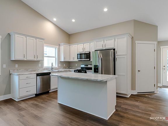 3rd image of 123 Depot Hill Ct