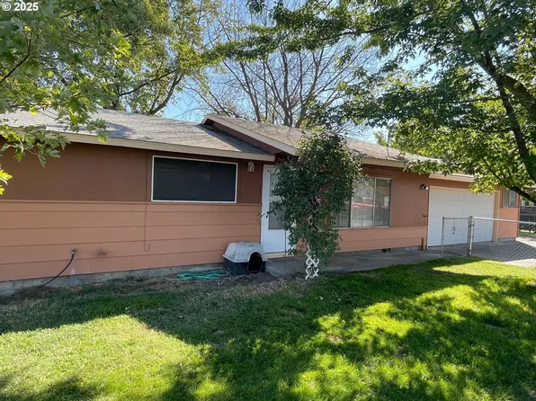 490 NW 3rd St, Hermiston, OR 97838