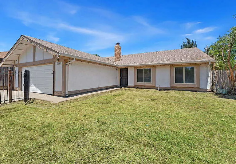 5041 Palm Ave — Photo 1