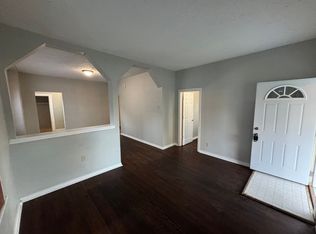 826 E Bowman St, South Bend, IN 46613