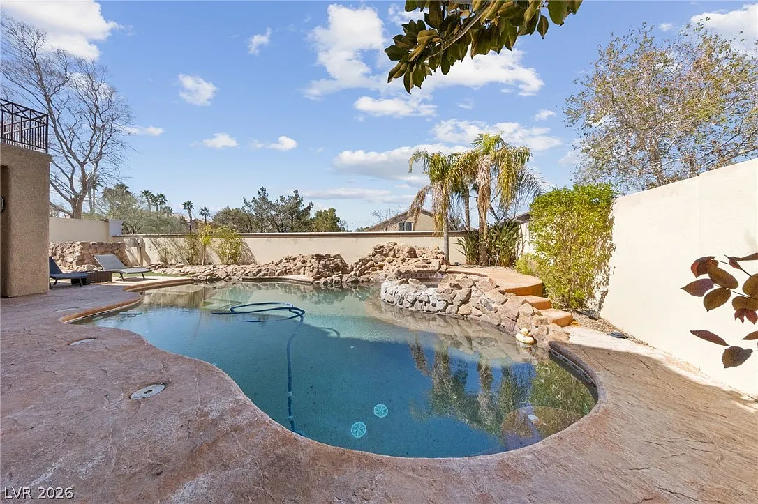 4 bed, 4.0 bath, 3571 sqft, $4,295 — Photo 3
