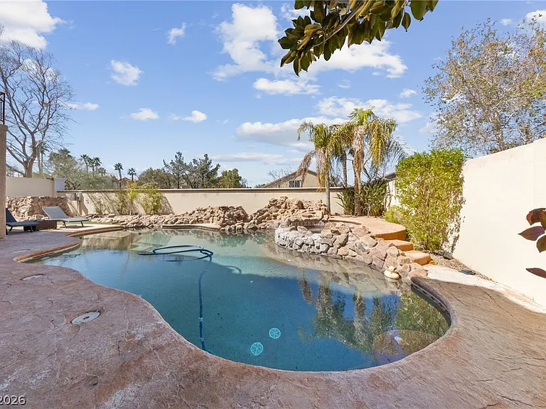 2066 Jupiter Hills Ln — Photo 3