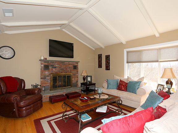 3rd image of 3113 Radcliffe Dr