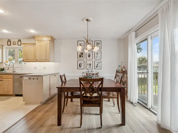 1590 17th Ave, Marion, IA 52302