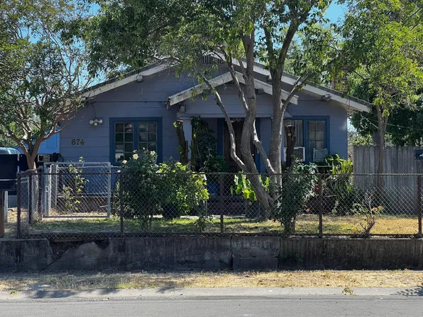 674 Plaza Ave, Sacramento, CA 95815