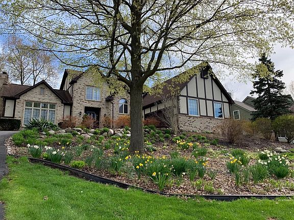 3rd image of 4590 E Loch Alpine Dr