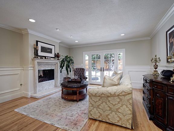 5th image of 1825 Comstock Ln