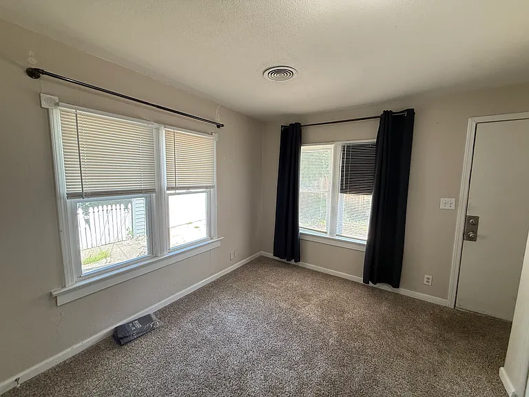 1826 N Jackson Ave — Photo 9