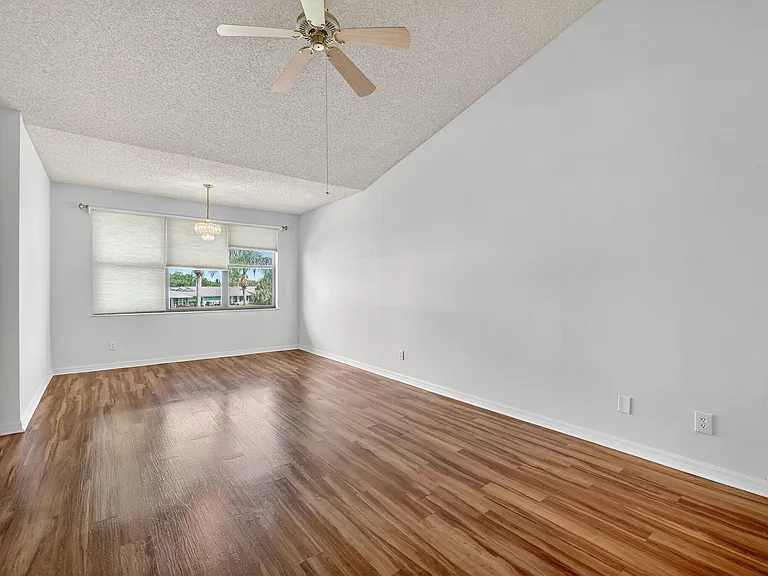 6101 SE Landing Way #11 — Photo 13