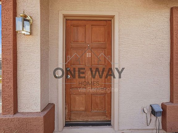 4th image of 819 E Cindy St