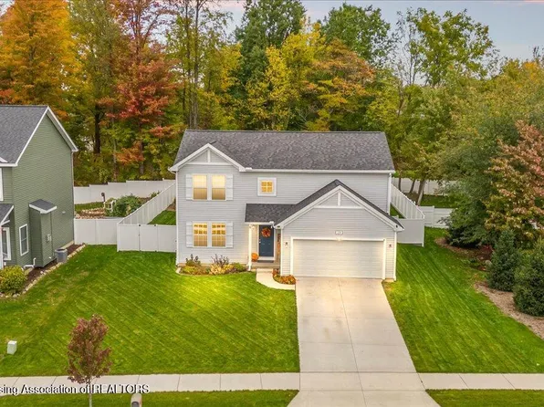 239 Noleigh Ln, Dewitt, MI 48820