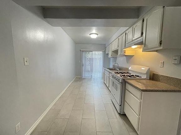 4th image of 2165 Raymond Ave APT 3