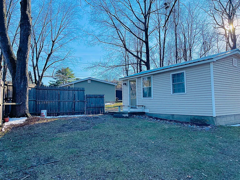 120 Calm Cove Cir — Photo 16