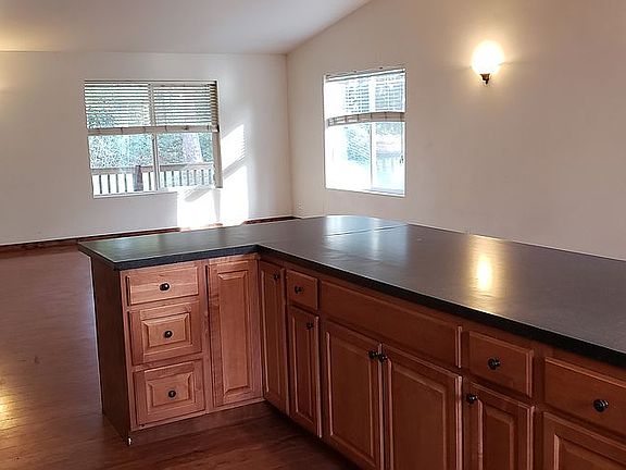 5th image of 11836 NE Felicity Ln