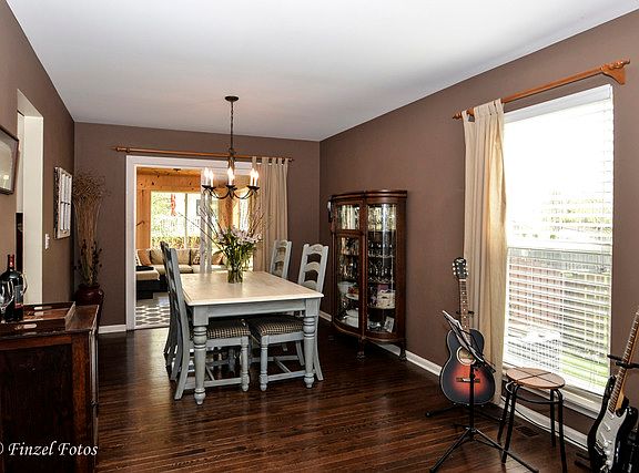 3rd image of 2432 Meadowsedge Ln