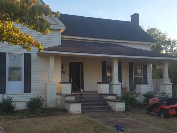 1294 Nicholson St, Richland, GA 31825