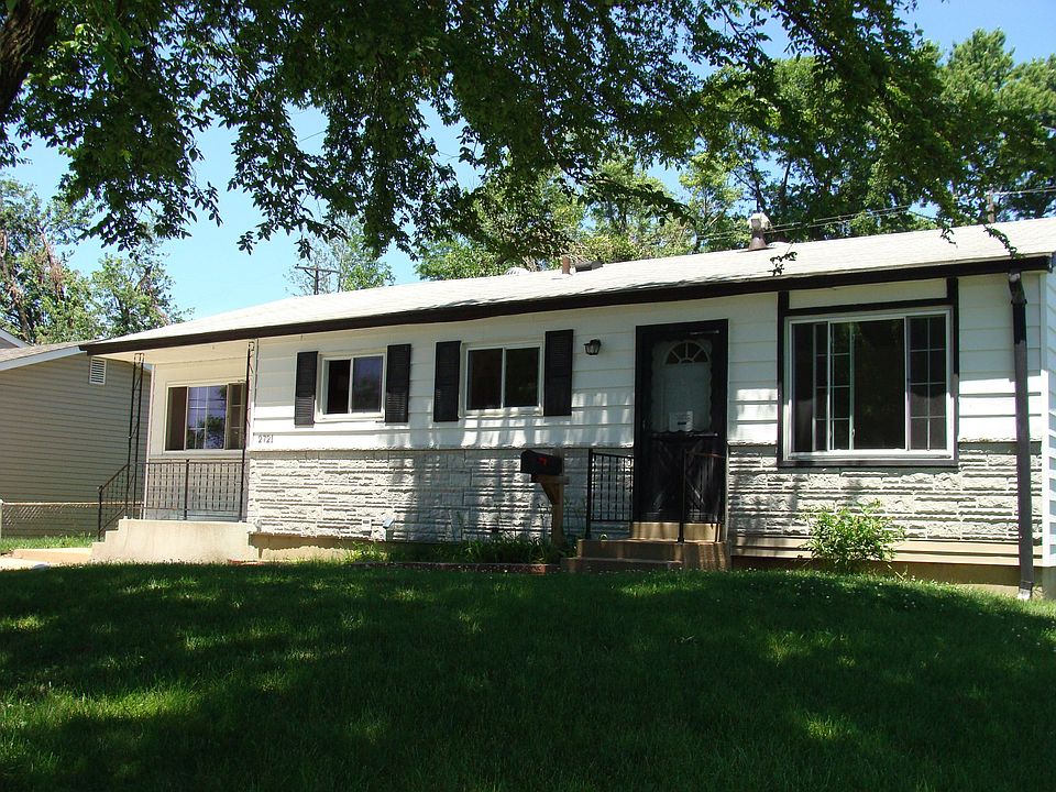 1st image of 2721 Chatham Dr