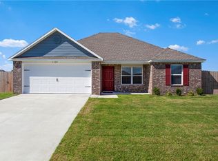 1320 Brigade Blvd, Prairie Grove, AR 72753