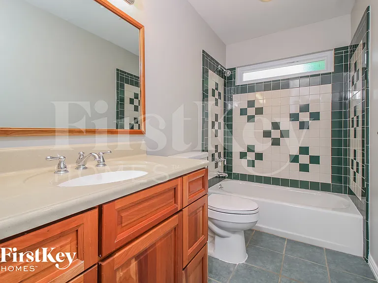 1113 Wood Creek Cir — Photo 10