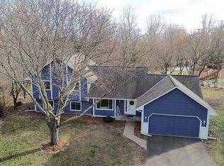 1811 Park Ridge Cir, Chaska, MN 55318