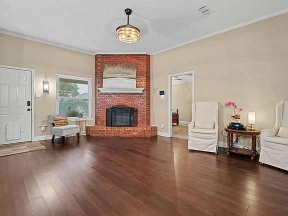 4th image of 5604 96th St