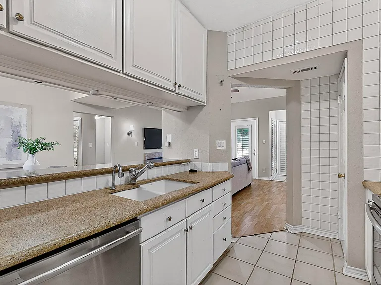 3105 San Jacinto St #306 — Photo 18