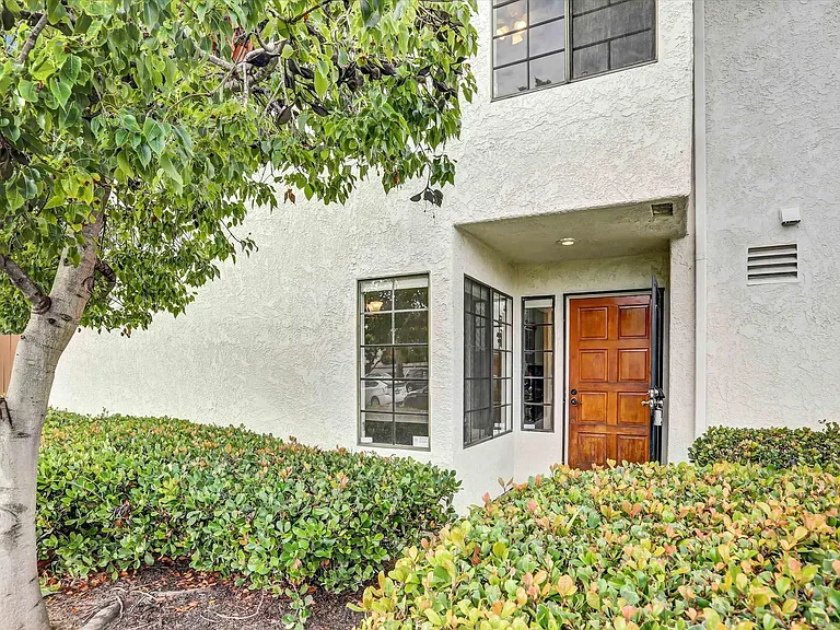 1567 Apache Dr #1567A — Photo 3