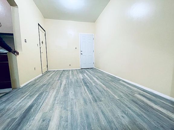 4th image of 1336 Croes Ave Floor 2