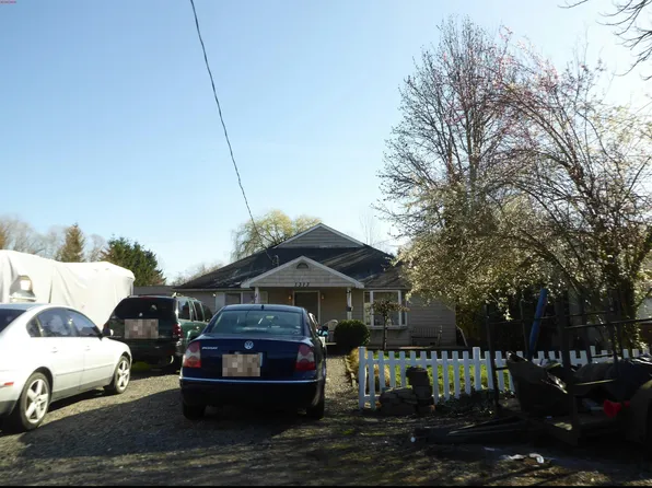 1313 14th St SW, Puyallup, WA 98371